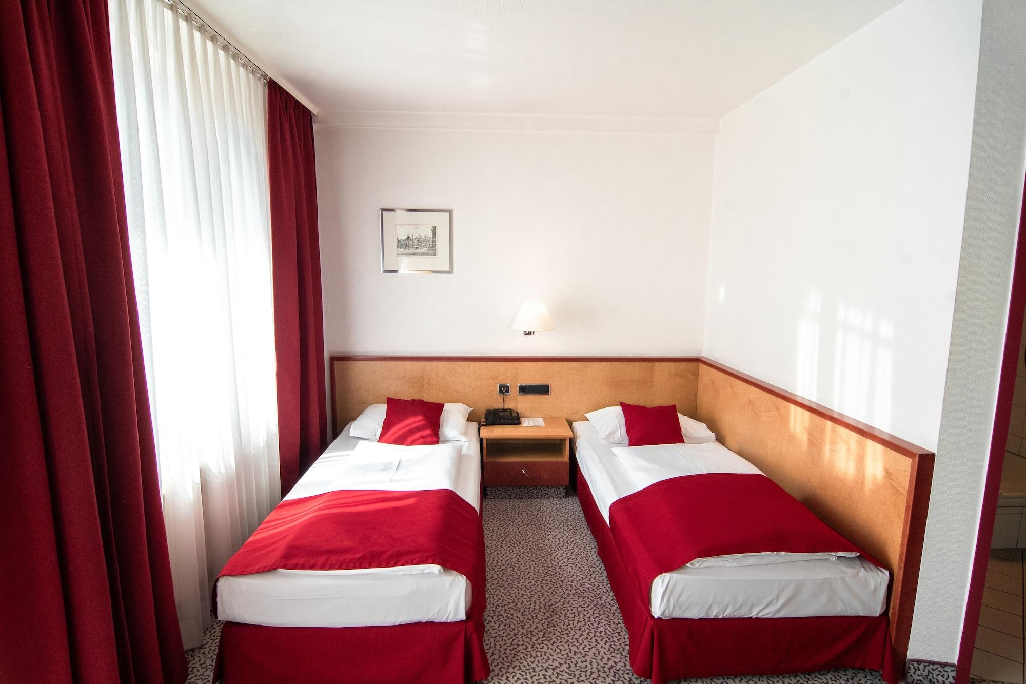 אולם Leomar Hotel מראה חיצוני תמונה