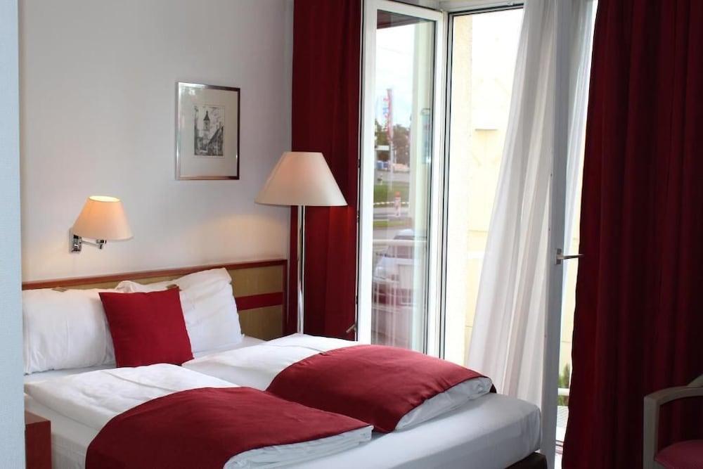 אולם Leomar Hotel מראה חיצוני תמונה