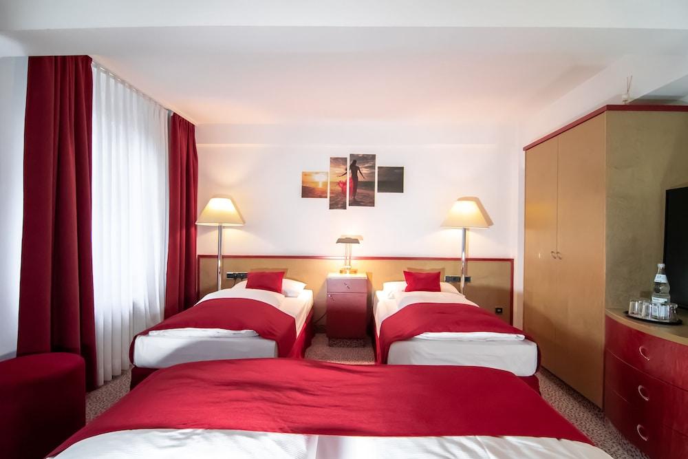 אולם Leomar Hotel מראה חיצוני תמונה