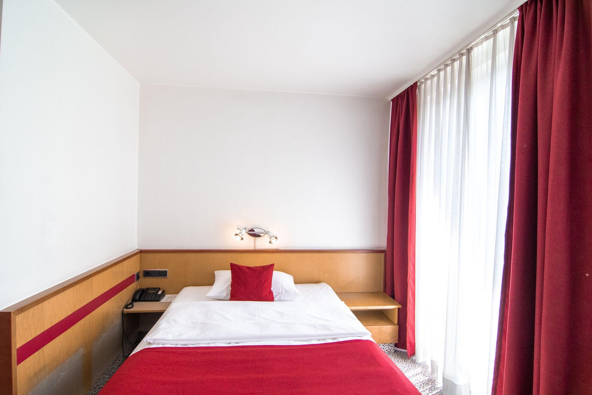 אולם Leomar Hotel מראה חיצוני תמונה