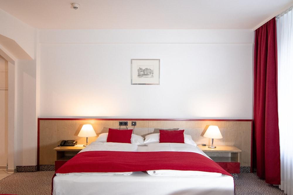 אולם Leomar Hotel מראה חיצוני תמונה
