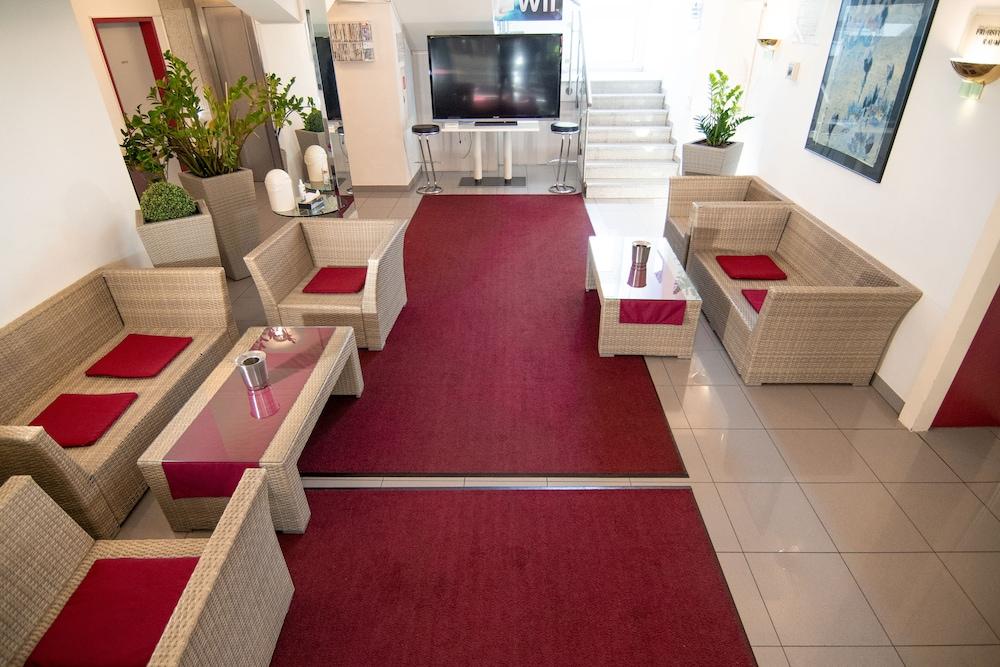 אולם Leomar Hotel מראה חיצוני תמונה