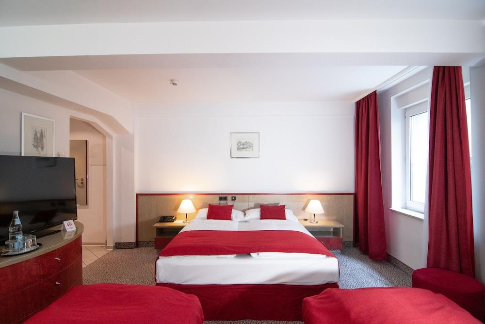 אולם Leomar Hotel מראה חיצוני תמונה
