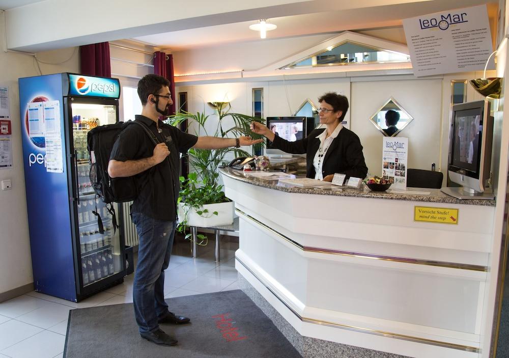 אולם Leomar Hotel מראה חיצוני תמונה