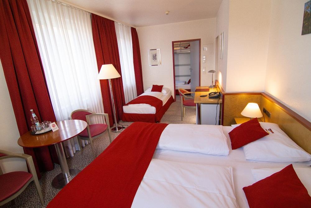 אולם Leomar Hotel מראה חיצוני תמונה