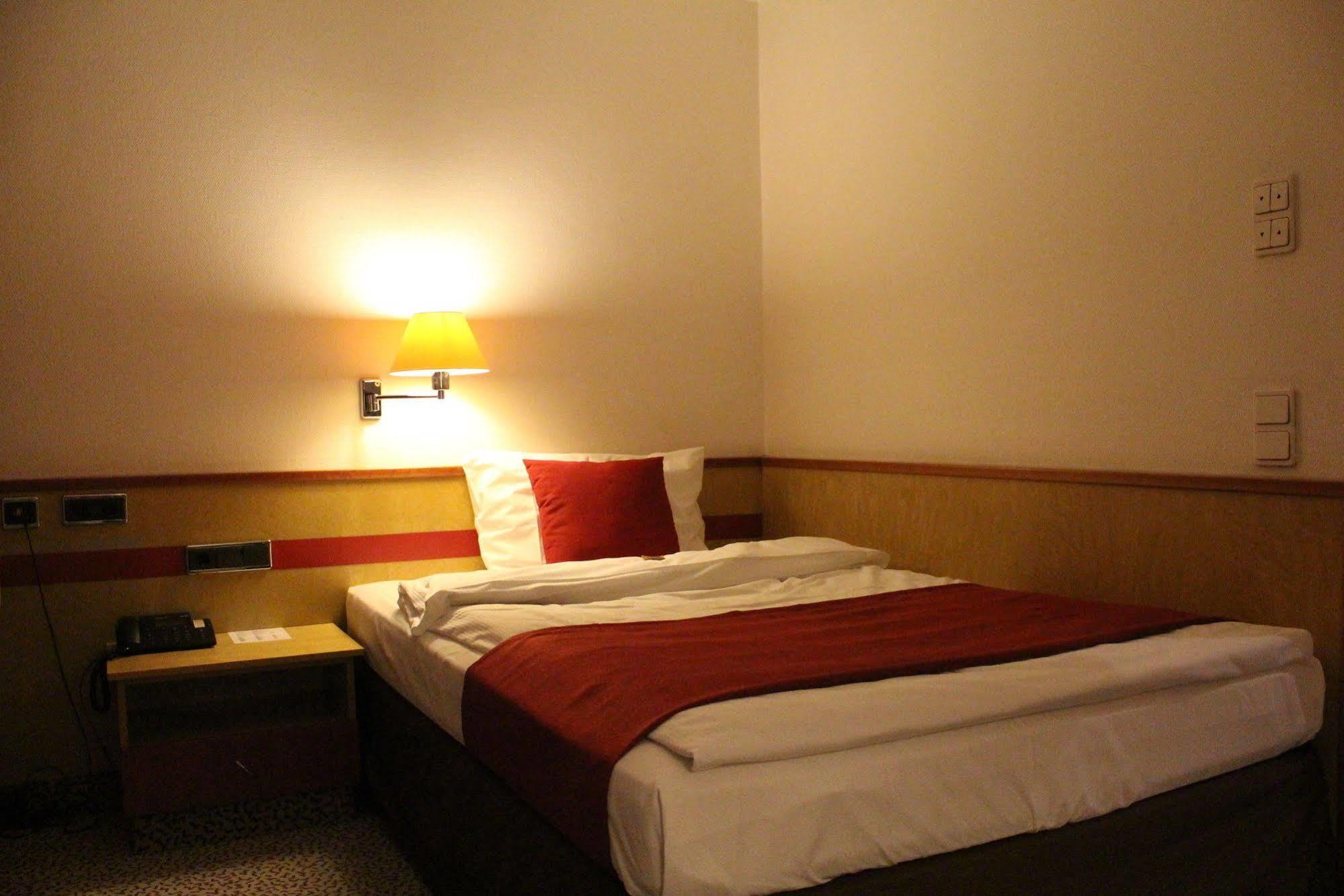 אולם Leomar Hotel מראה חיצוני תמונה