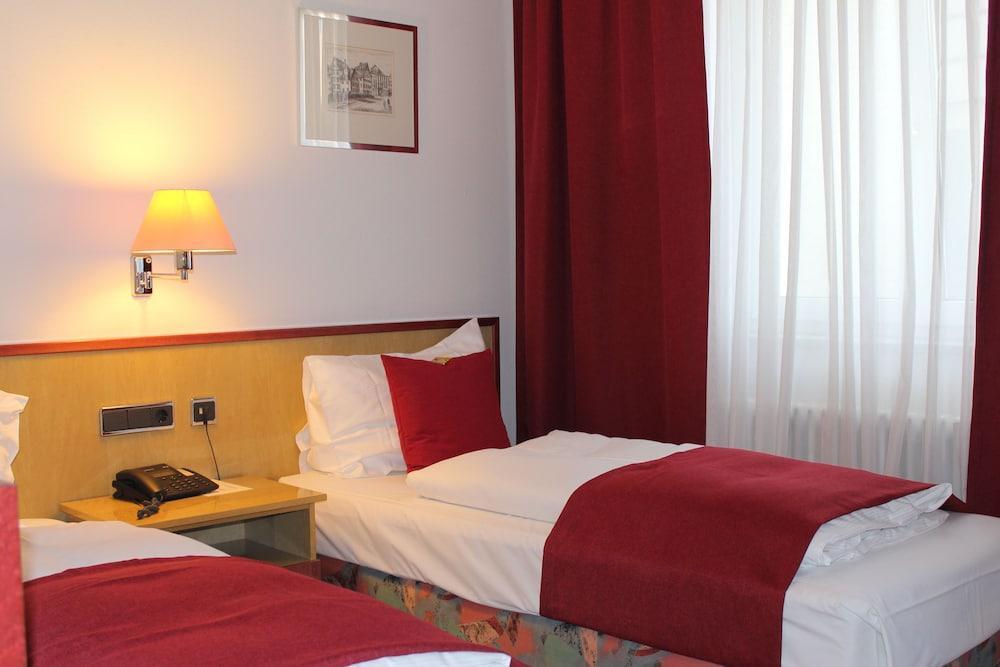אולם Leomar Hotel מראה חיצוני תמונה