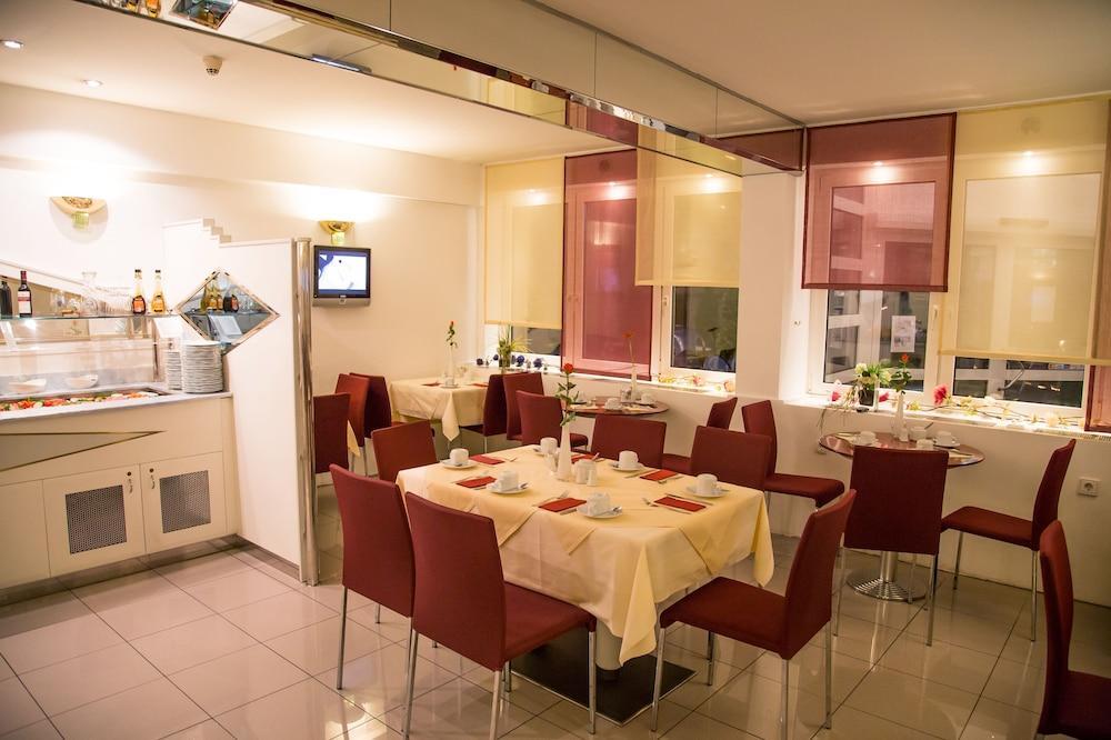 אולם Leomar Hotel מראה חיצוני תמונה